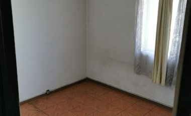 Vendo casa ubicada a pasos de Av. Carlos Valdovinos