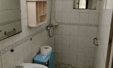 Vendo casa ubicada a pasos de Av. Carlos Valdovinos