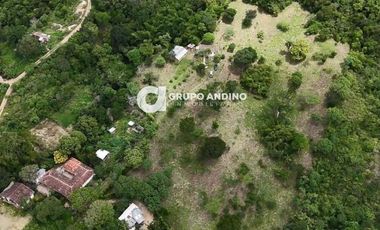 Se Vende Lote Predio Semiurbano en la vereda Lagunetas – Girón