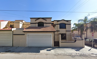 EXCELENTE CASA JUNTO A GALERIAS SALTILLO EN REMATE