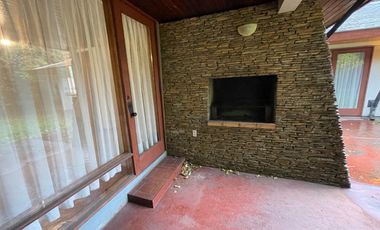 Linda Casa Ubicada En Pasaje Lorena, Próxima Av. Alemania