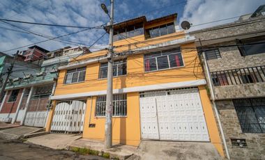 Casa en venta Monjas Orquideas 4 Pisos 452.7 3m2