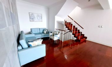 VENTA CASA CASUARINAS A.C. 647 m2 REMODELADA/4 PISOS/05 DORMITORIOS/PISCINA/VISTA PANORAMICA