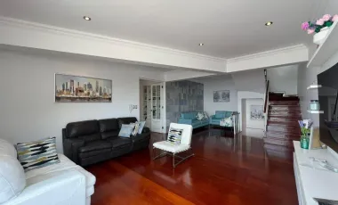 VENTA CASA CASUARINAS A.C. 647 m2 REMODELADA/4 PISOS/05 DORMITORIOS/PISCINA/VISTA PANORAMICA