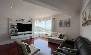 VENTA CASA CASUARINAS A.C. 647 m2 REMODELADA/4 PISOS/05 DORMITORIOS/PISCINA/VISTA PANORAMICA