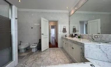 VENTA CASA CASUARINAS A.C. 647 m2 REMODELADA/4 PISOS/05 DORMITORIOS/PISCINA/VISTA PANORAMICA