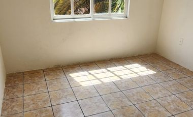 Casa en venta en dos niveles en Tenango del Valle Colonia Ojo de agua