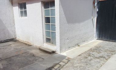 Casa en venta en dos niveles en Tenango del Valle Colonia Ojo de agua