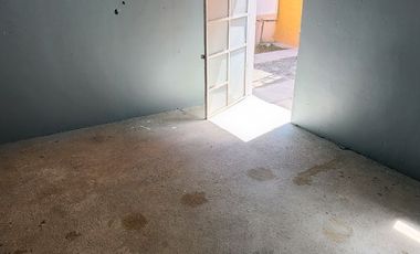 Casa en venta en dos niveles en Tenango del Valle Colonia Ojo de agua