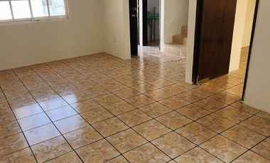 Casa en venta en dos niveles en Tenango del Valle Colonia Ojo de agua