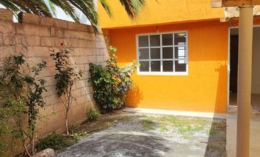 Casa en venta en dos niveles en Tenango del Valle Colonia Ojo de agua