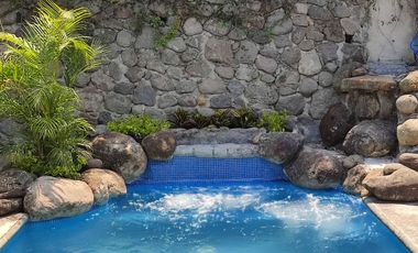 CASA CON ALBERCA CERCA DE CUERNAVACA EN VENTA