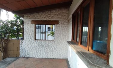 CASA CON ALBERCA CERCA DE CUERNAVACA EN VENTA