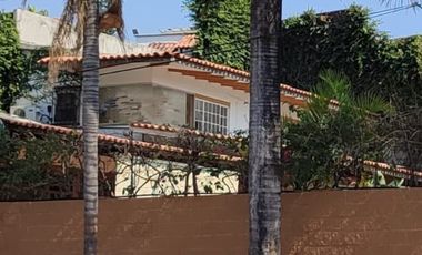 CASA CON ALBERCA CERCA DE CUERNAVACA EN VENTA