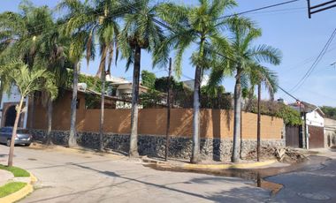 CASA CON ALBERCA CERCA DE CUERNAVACA EN VENTA