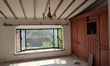 CASA CON ALBERCA CERCA DE CUERNAVACA EN VENTA