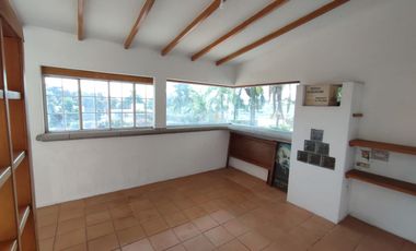 CASA CON ALBERCA CERCA DE CUERNAVACA EN VENTA