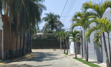 CASA CON ALBERCA CERCA DE CUERNAVACA EN VENTA