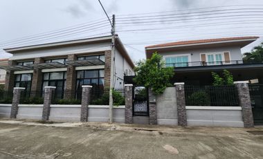 Welcome to Suranaree Ville, where you have a fantastic opportunity to expand your large family's home. We are selling a detached house in the Suranare