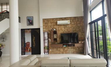Welcome to Suranaree Ville, where you have a fantastic opportunity to expand your large family's home. We are selling a detached house in the Suranare