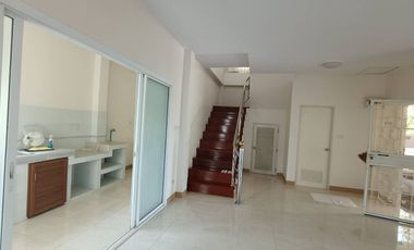 Welcome to Suranaree Ville, where you have a fantastic opportunity to expand your large family's home. We are selling a detached house in the Suranare