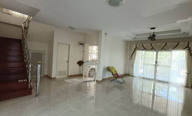 Welcome to Suranaree Ville, where you have a fantastic opportunity to expand your large family's home. We are selling a detached house in the Suranare