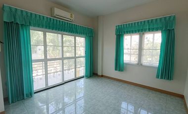 Welcome to Suranaree Ville, where you have a fantastic opportunity to expand your large family's home. We are selling a detached house in the Suranare