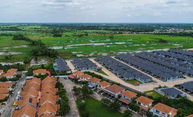 Welcome to Suranaree Ville, where you have a fantastic opportunity to expand your large family's home. We are selling a detached house in the Suranare