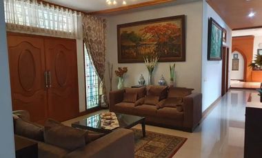 DISEWAKAN RUMAH MEWAH LOKASI STRATEGIS @ SAYAP RIAU DEKAT GEDUNG SATE BANDUNG
