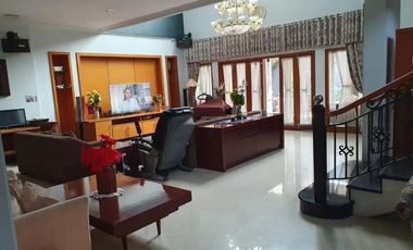 DISEWAKAN RUMAH MEWAH LOKASI STRATEGIS @ SAYAP RIAU DEKAT GEDUNG SATE BANDUNG