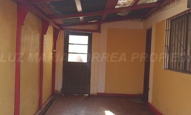 ¡Gran Casa Familiar con Dos Departamentos Independientes para Inversión en La Calera!