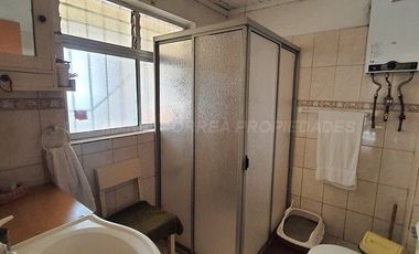 ¡Gran Casa Familiar con Dos Departamentos Independientes para Inversión en La Calera!