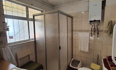 ¡Gran Casa Familiar con Dos Departamentos Independientes para Inversión en La Calera!