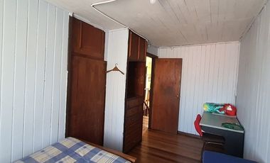 ¡Gran Casa Familiar con Dos Departamentos Independientes para Inversión en La Calera!