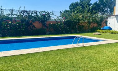 CASA A POCOS MINUTOS DE CUERNAVACA CON ALBERCA Y SEGURIDAD EN VENTA