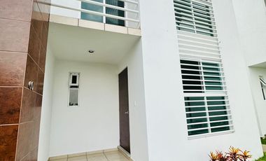 CASA CON ALBERCA EN VENTA A POCOS MINUTOS DE CUERNAVACA