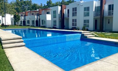 CASA CON ALBERCA EN VENTA A POCOS MINUTOS DE CUERNAVACA
