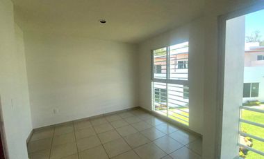 CASA CON ALBERCA Y PALAPA A POCOS MINUTOS DE CUERNAVACA EN VENTA