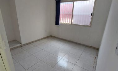 Casa de un piso y 3 recámaras en Fracc. Floresta. Cerca de Miguel Alemán. Zona no inundable