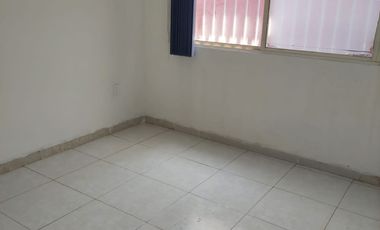 Casa de un piso y 3 recámaras en Fracc. Floresta. Cerca de Miguel Alemán. Zona no inundable