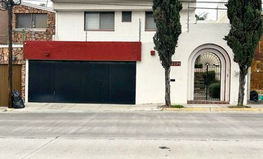 Casa en Providencia con 3 Recámaras más Estudio