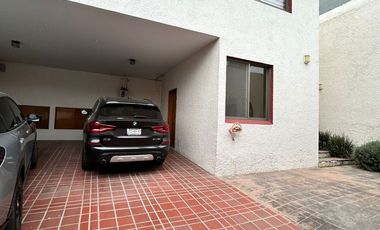 Casa en Providencia con 3 Recámaras más Estudio