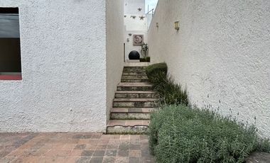 Casa en Providencia con 3 Recámaras más Estudio