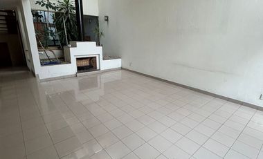 Casa en Providencia con 3 Recámaras más Estudio