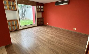 Casa en Providencia con 3 Recámaras más Estudio