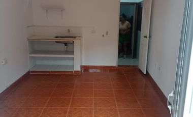 VENTA DE CASA EN MELGAR CON RENTA