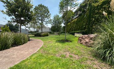 Casa nueva en Altozano de 3 niveles con sótano enorme