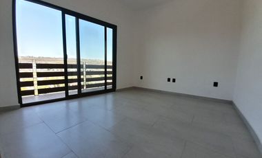 Casa nueva en Altozano de 3 niveles con salón enorme