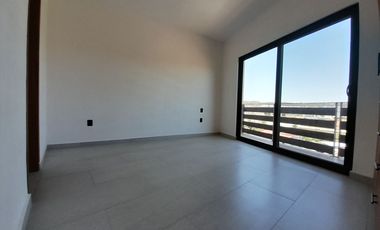 Casa nueva en Altozano de 3 niveles con salón enorme