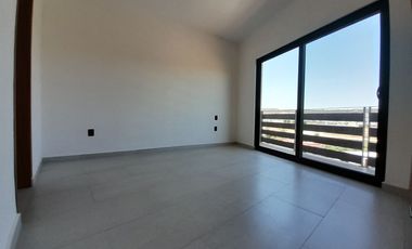 Casa nueva en Altozano de 3 niveles con salón enorme